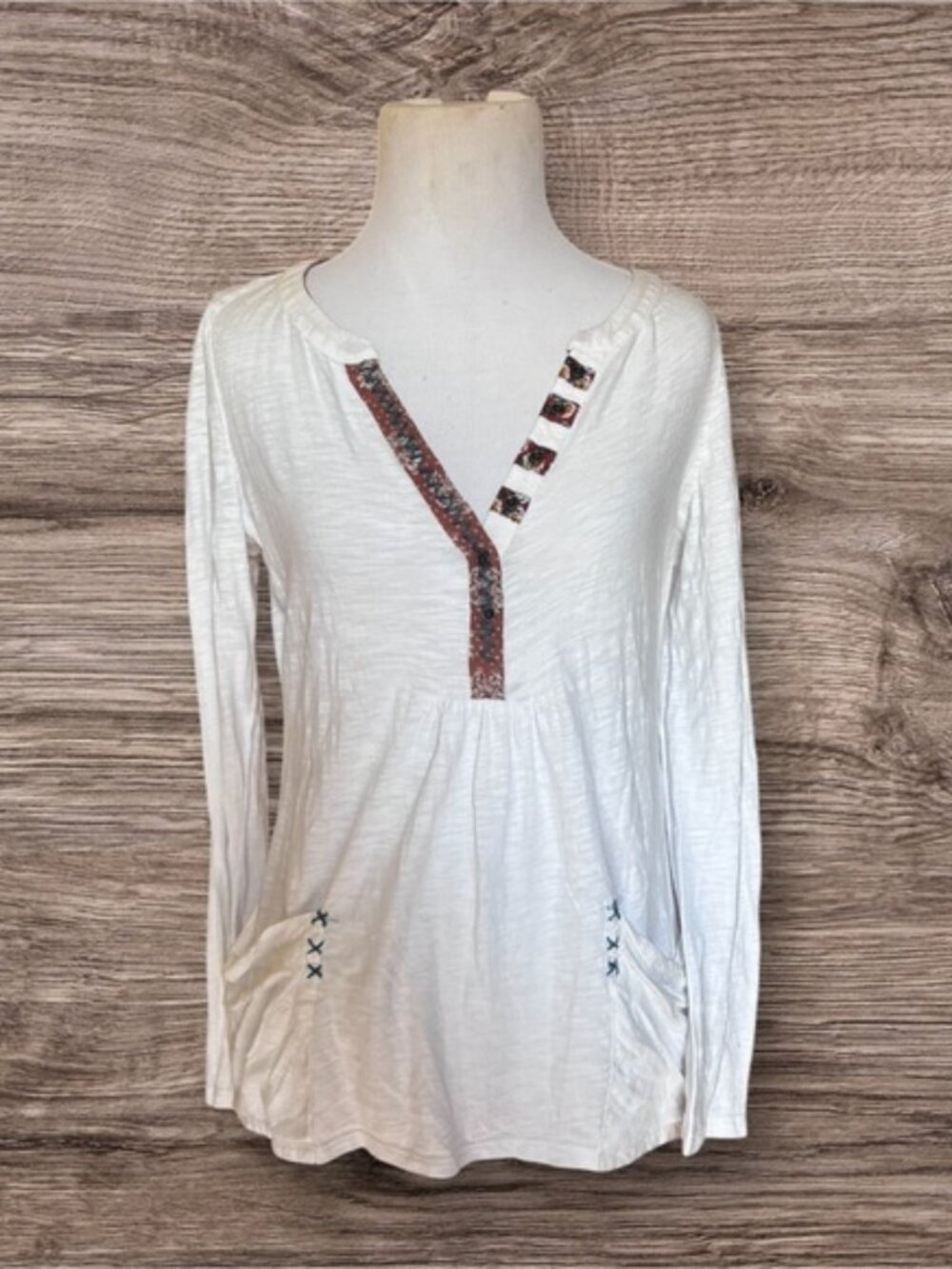 Asymmetrical White Long Sleeve Blouse with‎ Buttoned Detail
